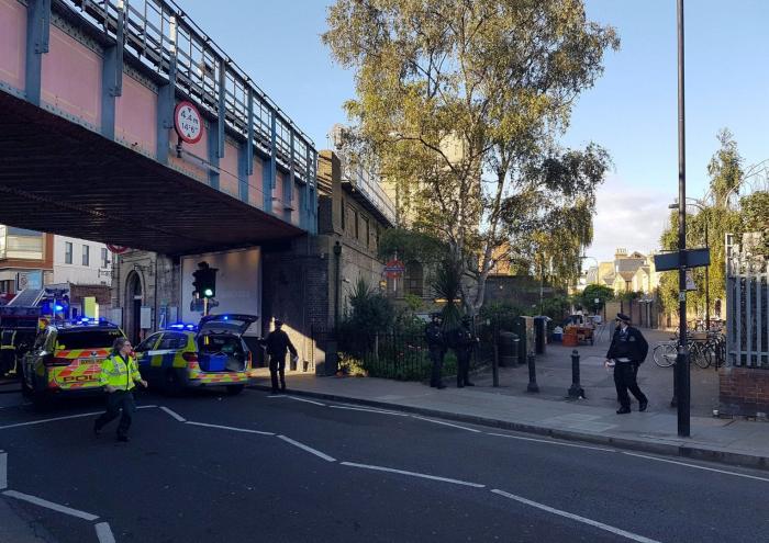 Un atentado terrorista con explosivos deja 22 heridos en el metro de Londres