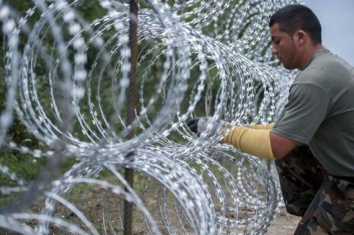 El refugiado zancadilleado por una periodista, en Barcelona: "Os amo, gracias por todo"