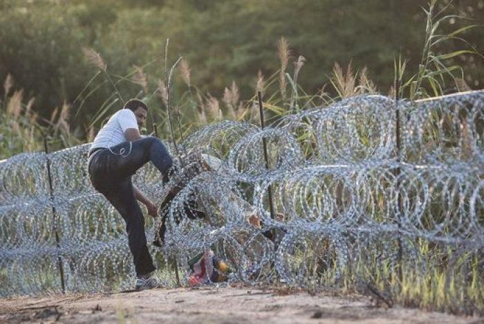 El refugiado zancadilleado por una periodista, en Barcelona: "Os amo, gracias por todo"