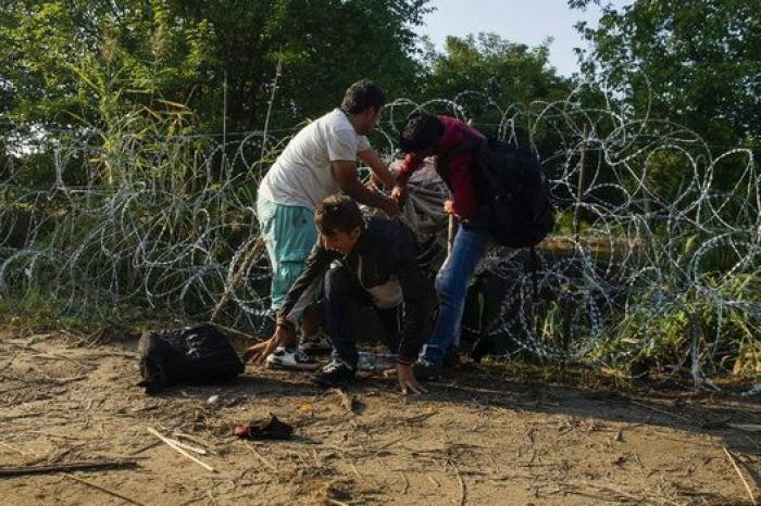 El refugiado zancadilleado por una periodista, en Barcelona: "Os amo, gracias por todo"
