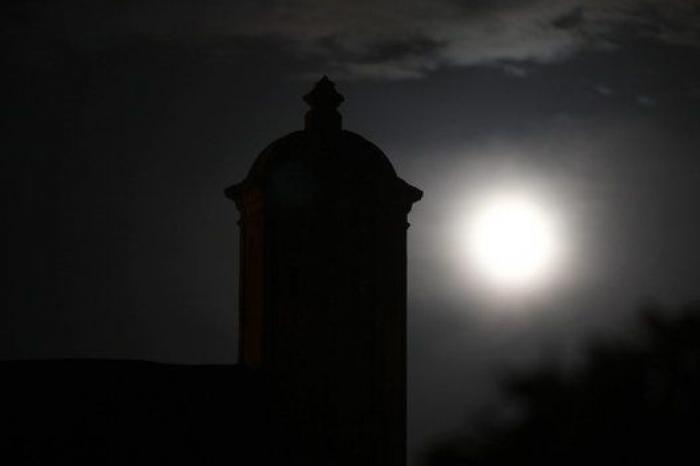 Las impresionantes imágenes de la 'superluna' de finales de agosto