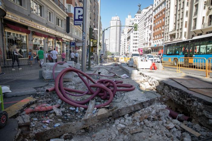 El caos de pasear por la Gran Vía en obras (FOTOS)