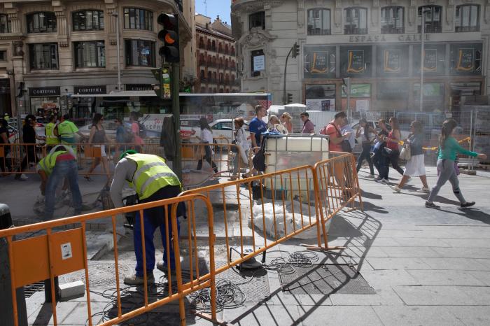 El caos de pasear por la Gran Vía en obras (FOTOS)