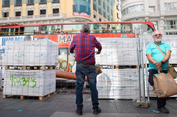 El caos de pasear por la Gran Vía en obras (FOTOS)