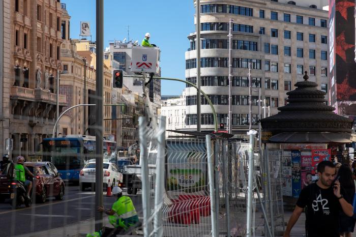 El caos de pasear por la Gran Vía en obras (FOTOS)