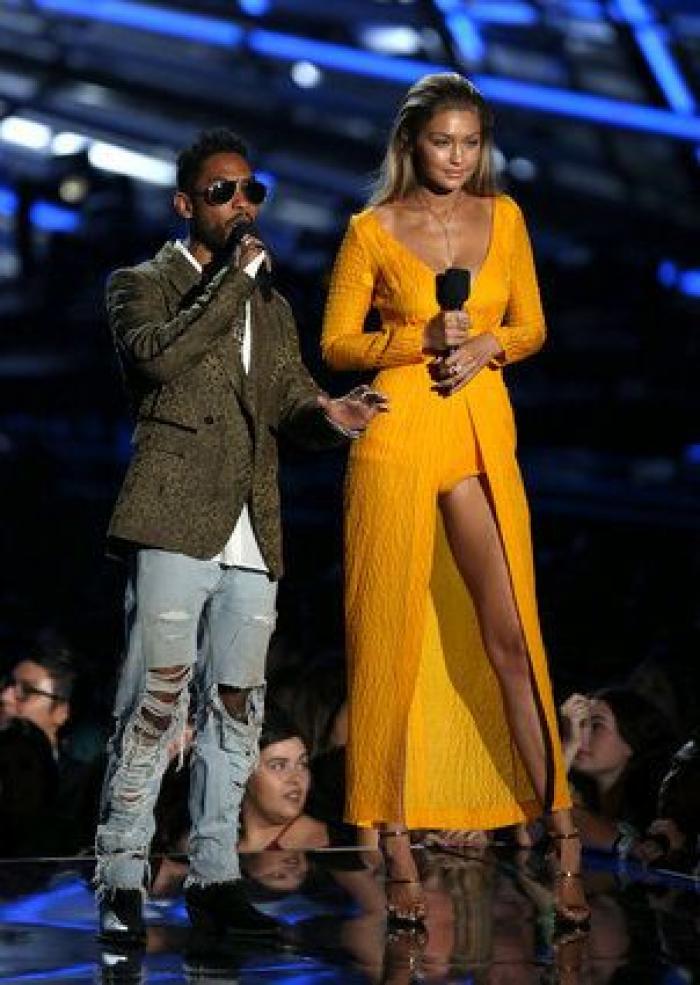 Los no-vestidos de Miley Cyrus en los MTV Video Music Awards 2015 (FOTOS)