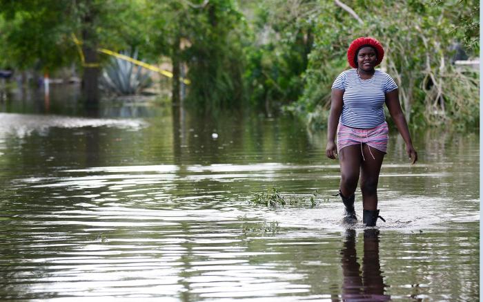 Irma se debilita a depresión tropical en su avance por el sureste de EEUU