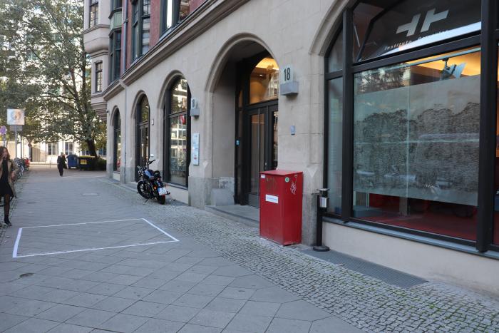 El horror y la resiliencia en una corbata: los objetos rescatados de los fusilados de Paterna