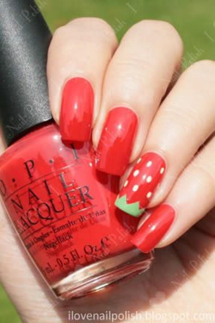 La genial reacción de un padre después de que su hijo sufriese 'bullying' por pintarse las uñas