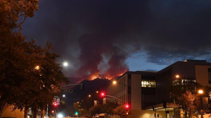 Los Ángeles se enfrenta al mayor incendio de su historia