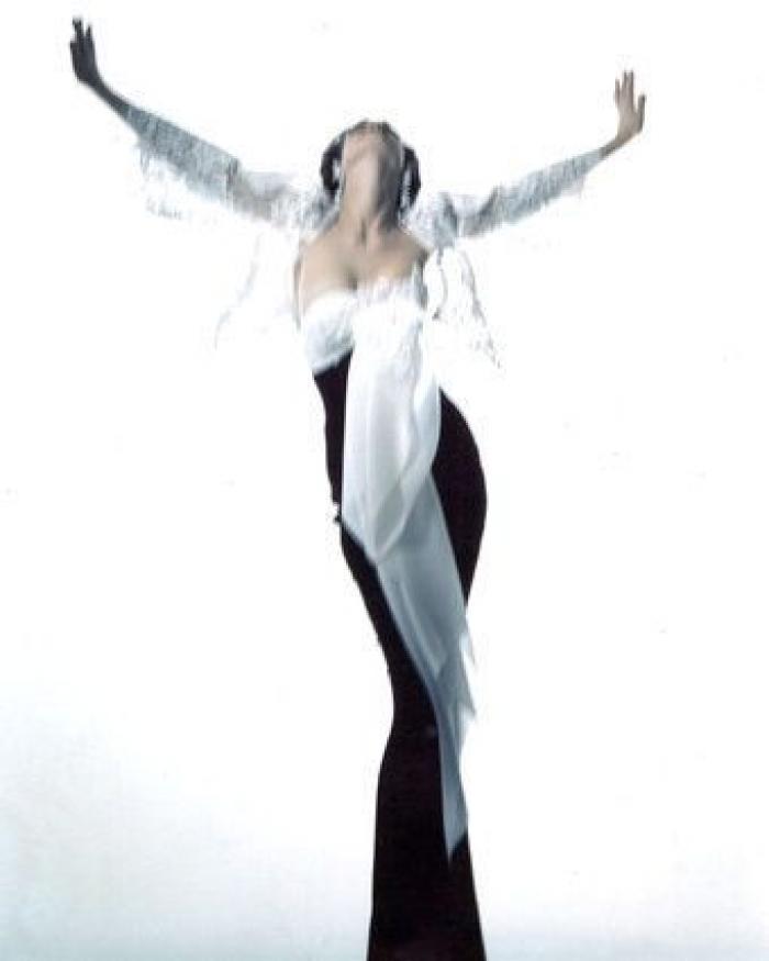 Giovanni Gastel, el fotógrafo de moda que juega con el tiempo