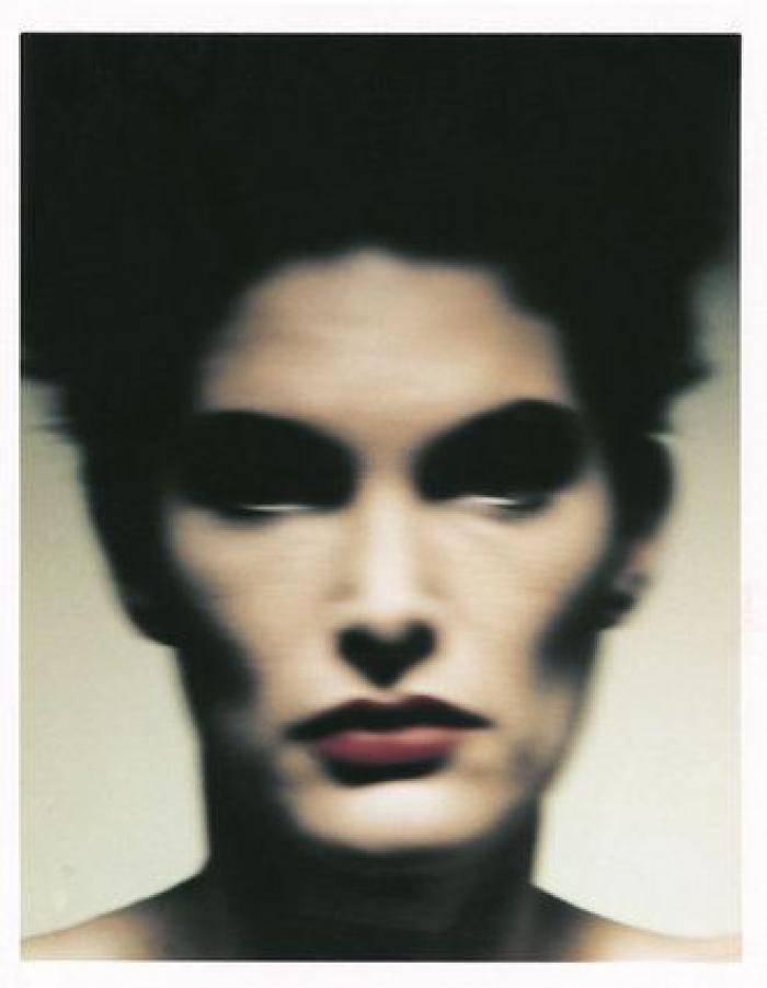 Giovanni Gastel, el fotógrafo de moda que juega con el tiempo