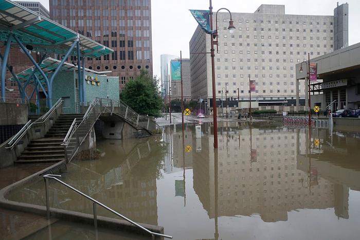 Las "catastróficas" inundaciones de la tormenta Harvey que han dejado cinco muertos en Texas
