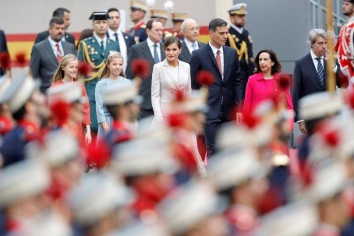 La razón por la que Pedro Sánchez y su mujer se pusieron junto a los reyes en el besamanos