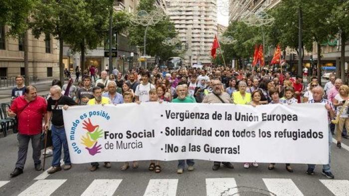 Decenas de miles de manifestantes expresan su apoyo a los refugiados en las principales ciudades europeas