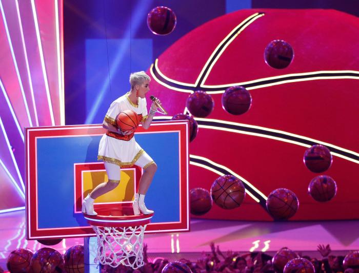 El rapero Kendrick Lamar triunfa en los MTV Video Music Awards