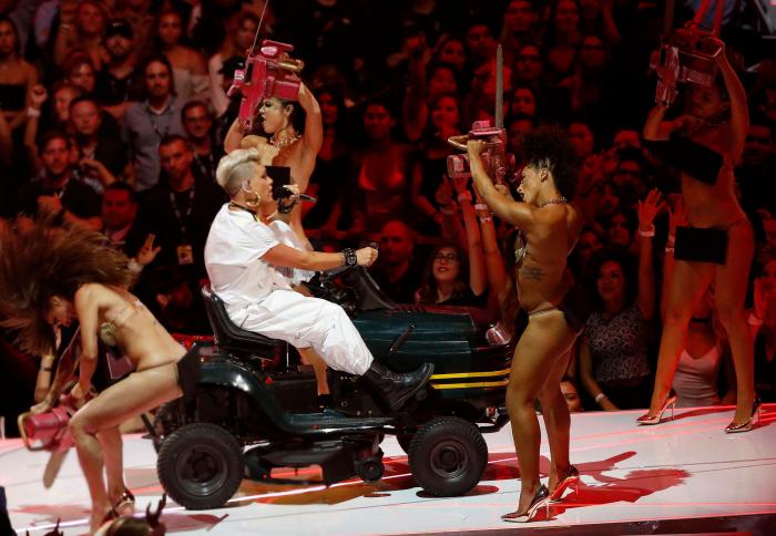 El rapero Kendrick Lamar triunfa en los MTV Video Music Awards