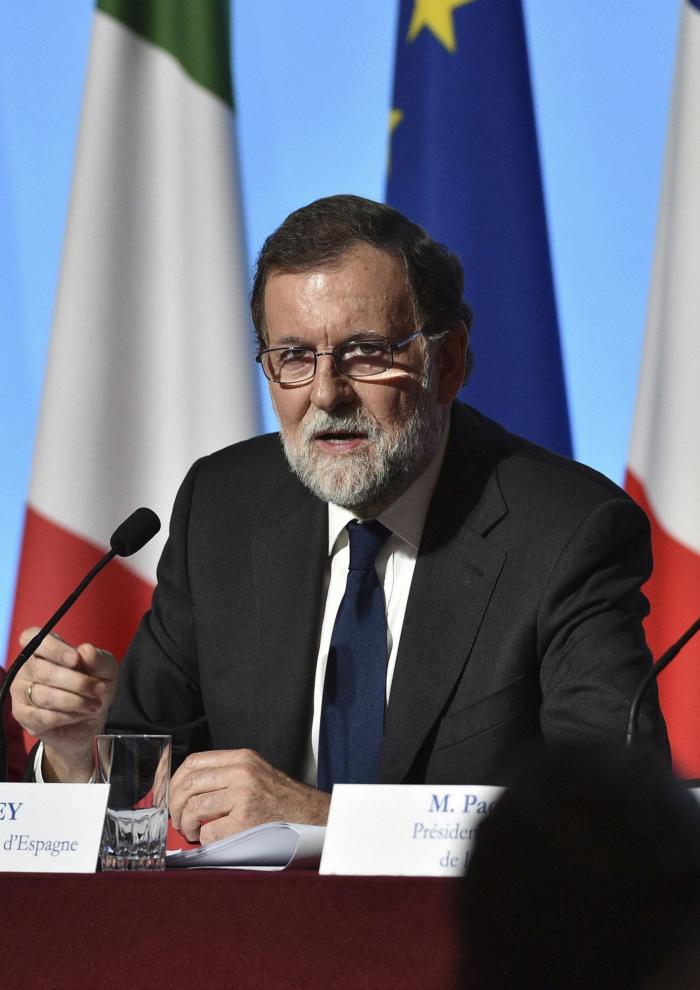 Rajoy anuncia una cumbre extraordinaria en Madrid sobre terrorismo e inmigración irregular