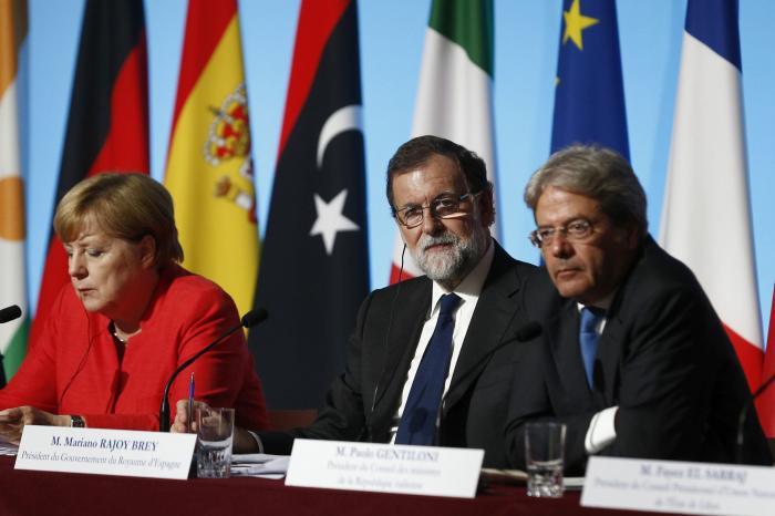 Rajoy anuncia una cumbre extraordinaria en Madrid sobre terrorismo e inmigración irregular