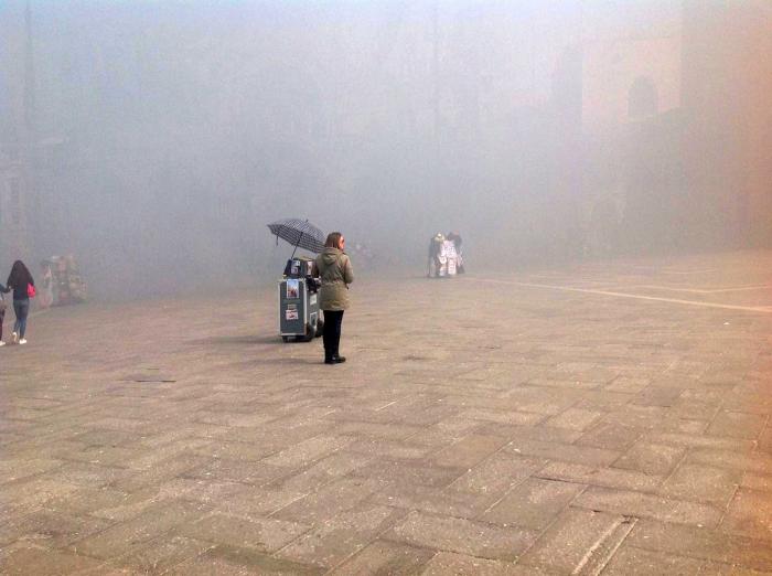 Una cortina de humo (y miedo) en la plaza San Marcos para robar una joyería