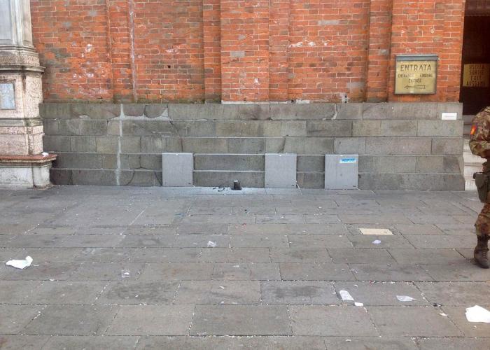 Una cortina de humo (y miedo) en la plaza San Marcos para robar una joyería