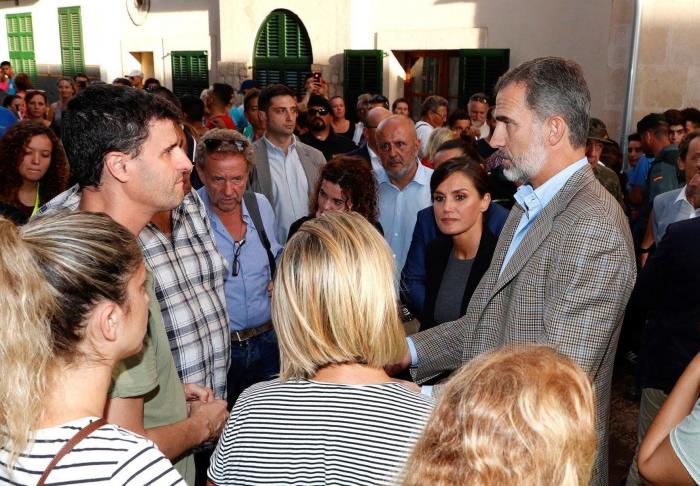 Un debilitado huracán Leslie mantiene a 13 provincias en alerta este lunes