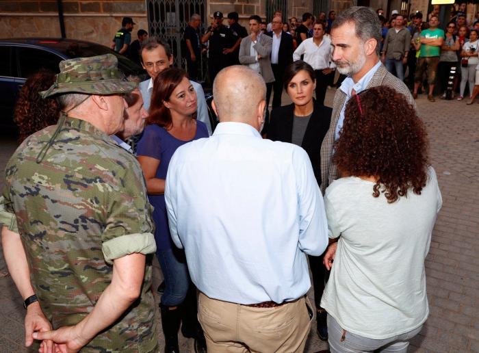 Un debilitado huracán Leslie mantiene a 13 provincias en alerta este lunes