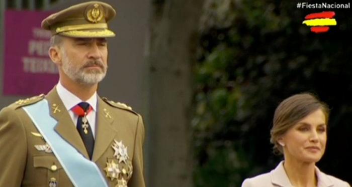 Los reyes presiden el primer desfile del 12 de octubre del Gobierno de Sánchez