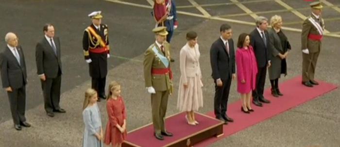 Los reyes presiden el primer desfile del 12 de octubre del Gobierno de Sánchez