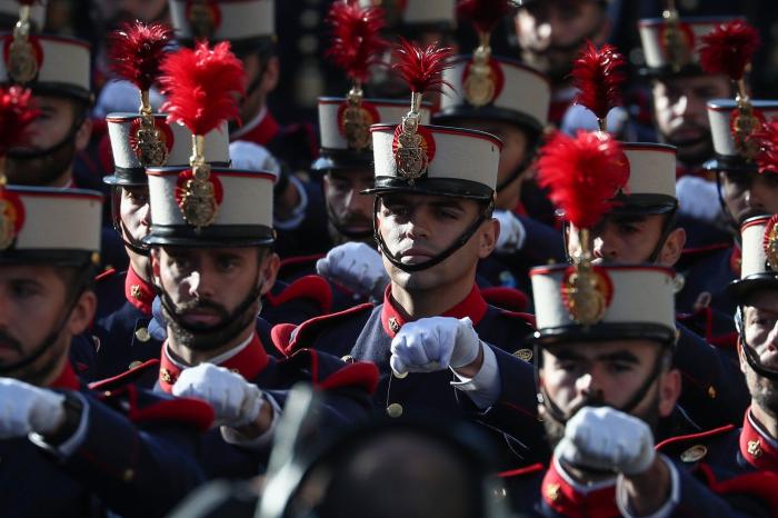 Los reyes presiden el primer desfile del 12 de octubre del Gobierno de Sánchez