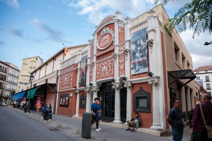Un paseo por Embajadores, el barrio más 'cool' del mundo