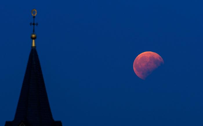 Cómo un eclipse solar (de hace 98 años) demostró que Einstein tenía razón
