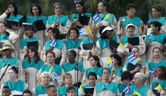 El papa antepone la persona a la ideología en la Plaza de la Revolución de La Habana