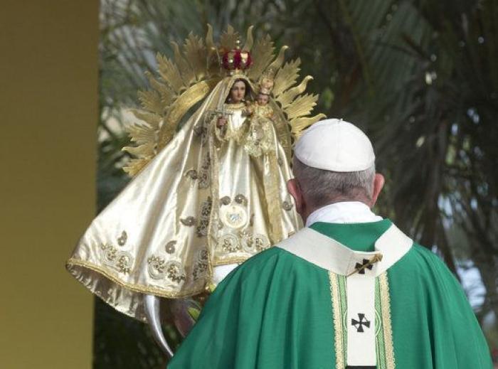 El papa antepone la persona a la ideología en la Plaza de la Revolución de La Habana
