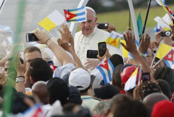 El papa antepone la persona a la ideología en la Plaza de la Revolución de La Habana