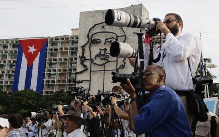 El papa antepone la persona a la ideología en la Plaza de la Revolución de La Habana