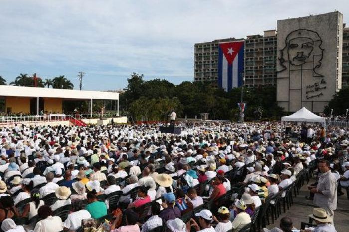 El papa antepone la persona a la ideología en la Plaza de la Revolución de La Habana