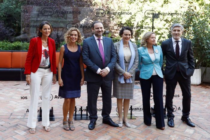 Los 'Javis' y todos los invitados al acto de Sánchez sobre los 100 días de Gobierno