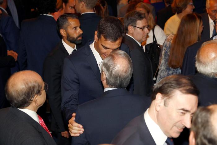 Los 'Javis' y todos los invitados al acto de Sánchez sobre los 100 días de Gobierno