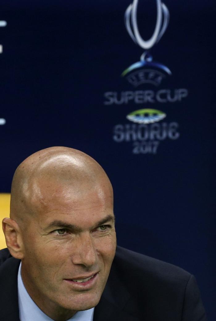 El ataque de Arbeloa al Barça y al árbitro de la Supercopa incendia Twitter: "Ni con 12, a pastar"