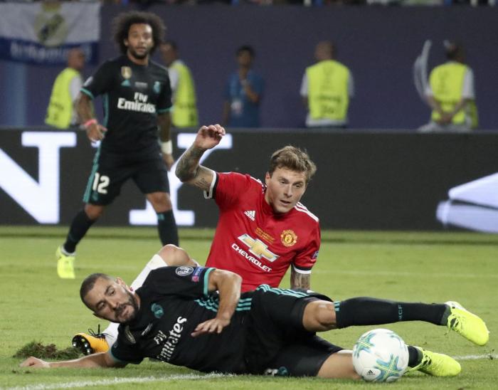 El ataque de Arbeloa al Barça y al árbitro de la Supercopa incendia Twitter: "Ni con 12, a pastar"