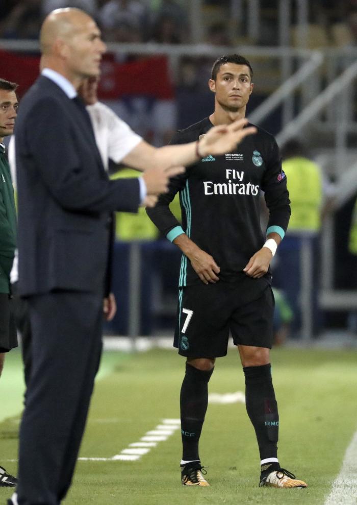 El ataque de Arbeloa al Barça y al árbitro de la Supercopa incendia Twitter: "Ni con 12, a pastar"