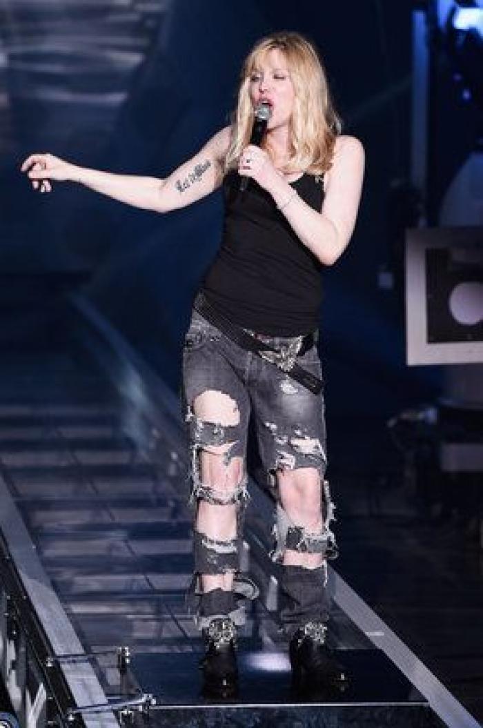 Robots, Courtney Love y una pasarela que se mueve sola: el desfile de Philipp Plein en Milán