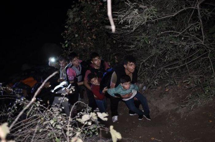 La lluvia y el frío complican el éxodo de los refugiados (FOTOS)