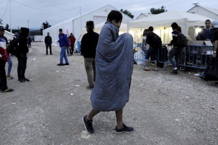La lluvia y el frío complican el éxodo de los refugiados (FOTOS)