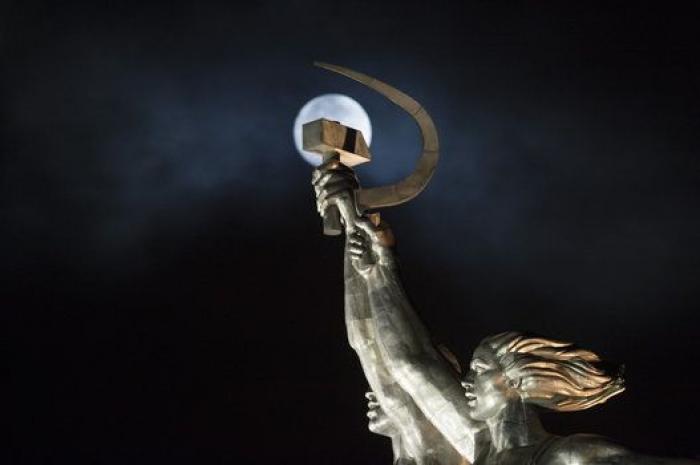 Dos en uno: eclipse y superluna en la noche del domingo al lunes