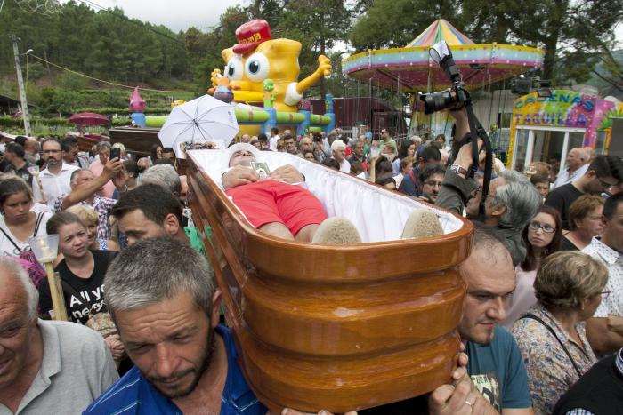 Una de las procesiones más raras del mundo se ha celebrado este sábado en Galicia