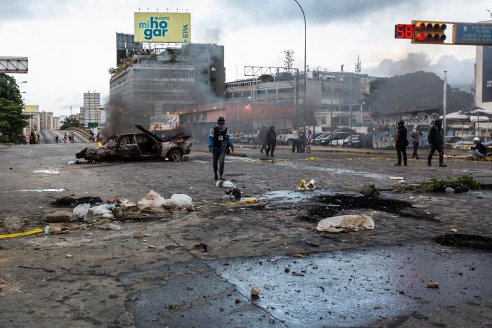 Una protesta contra Maduro atranca Caracas y limita la actividad comercial