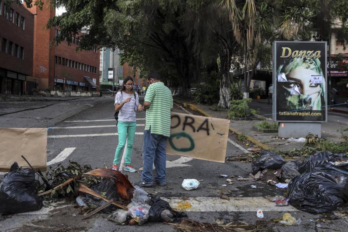 Una protesta contra Maduro atranca Caracas y limita la actividad comercial