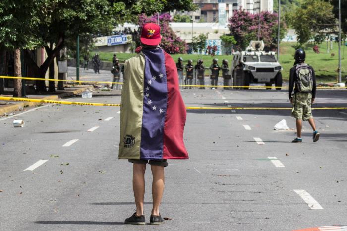 Una protesta contra Maduro atranca Caracas y limita la actividad comercial